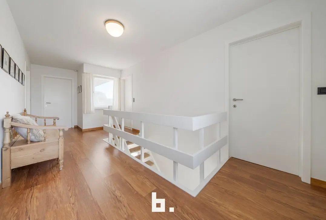 Uitzonderlijk ruime villa met praktijkruimte - Varsenare