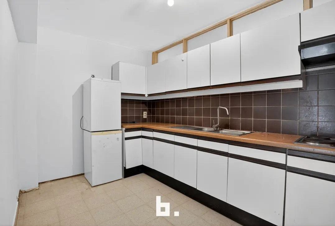 Gelijkvloers lichtrijk 2-slaapkamerappartement centraal gelegen te Roeselare - Roeselare