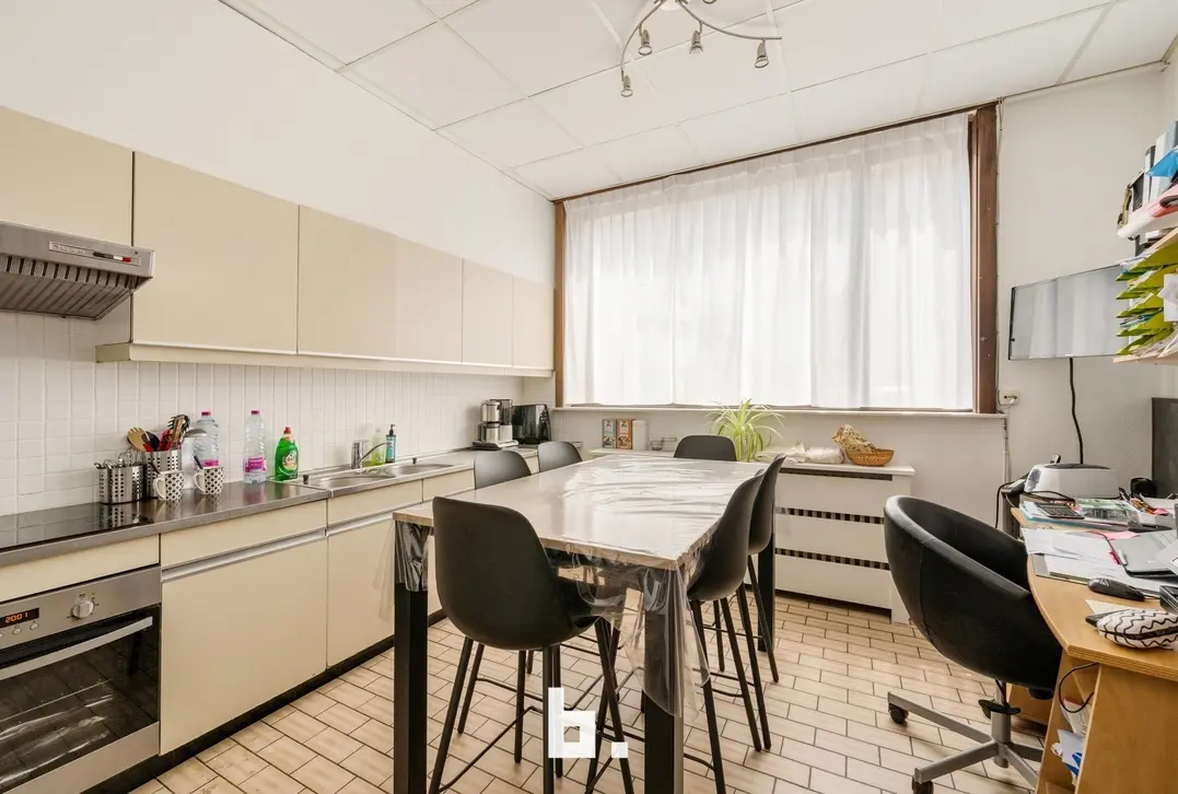 Handelshuis of investeringspand op fantastische ligging te Menen! - Menen - €315.000