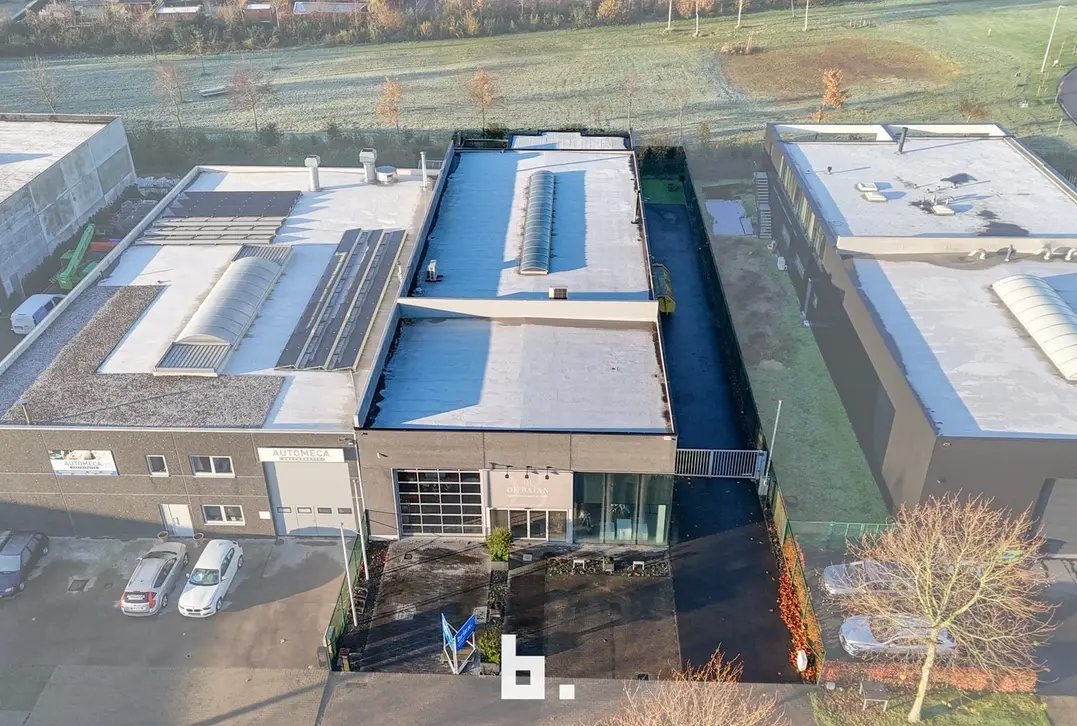 Luxueuze loods met appartement - Jabbeke