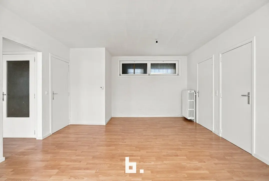 Centraal gelegen 2-slaapkamerappartement met kelderberging in Roeselare - Roeselare