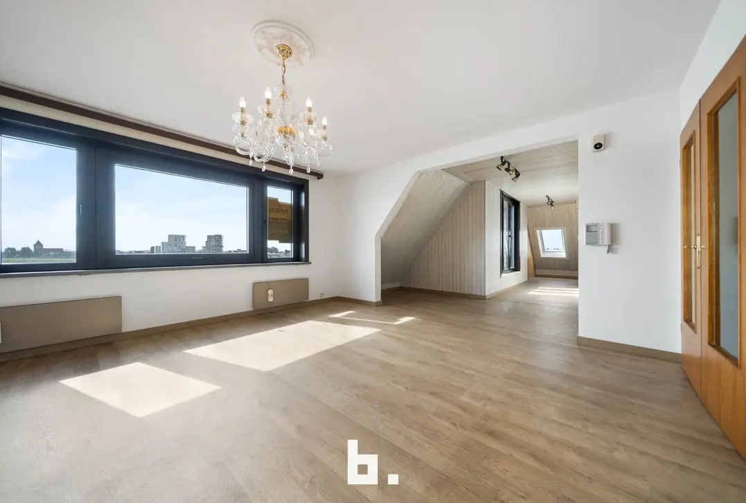 Een ideale opportuniteit voor wie op zoek is naar ruimte, comfort en een topligging! - Oostende