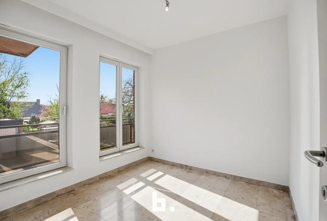 Lichtrijk appartement met twee terrassen en garage! - Roeselare