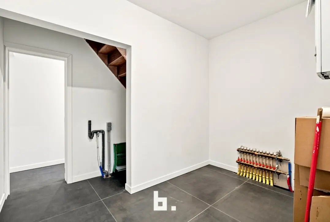 Instapklare halfopen bebouwing met 3 slaapkamers, prachtige tuin én uitweg in Sint-Eloois-Winkel! - Ledegem