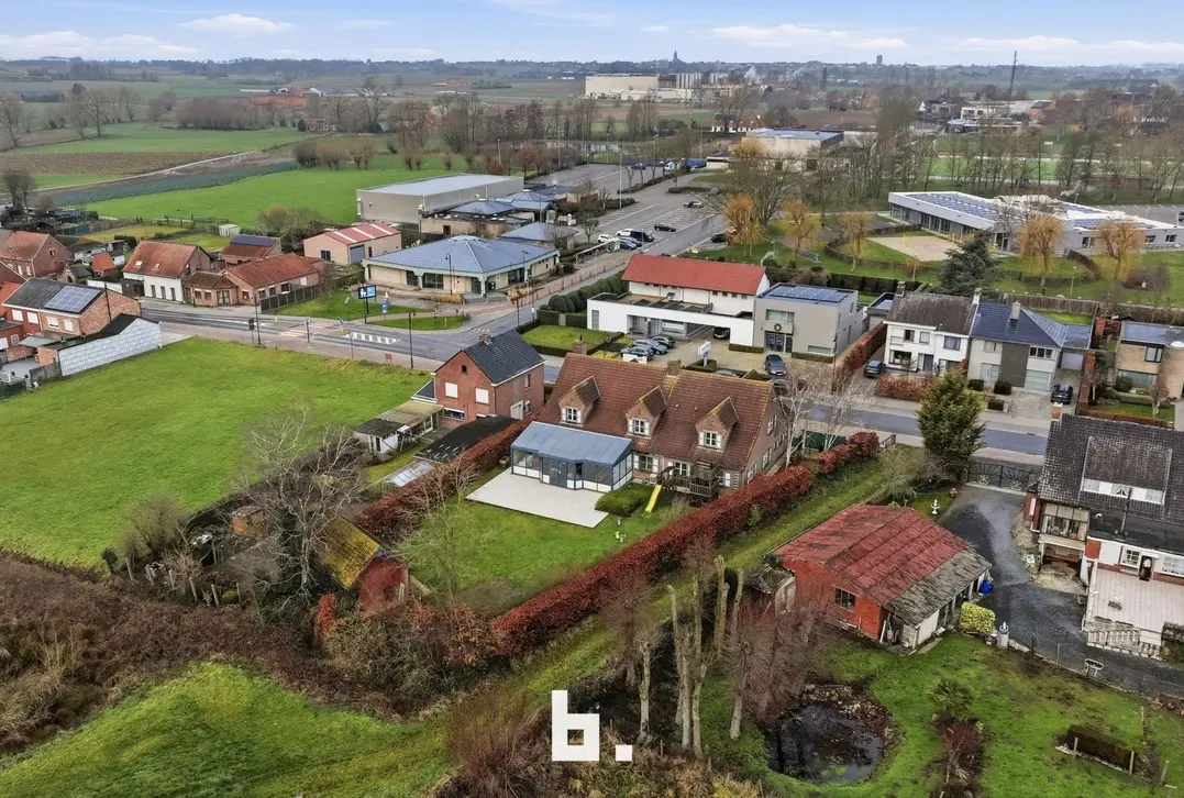 Handelspand met woonst op toplocatie - Moorslede