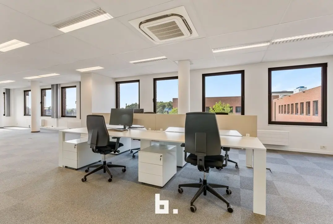 Ruim kantoor op centrale locatie - Roeselare