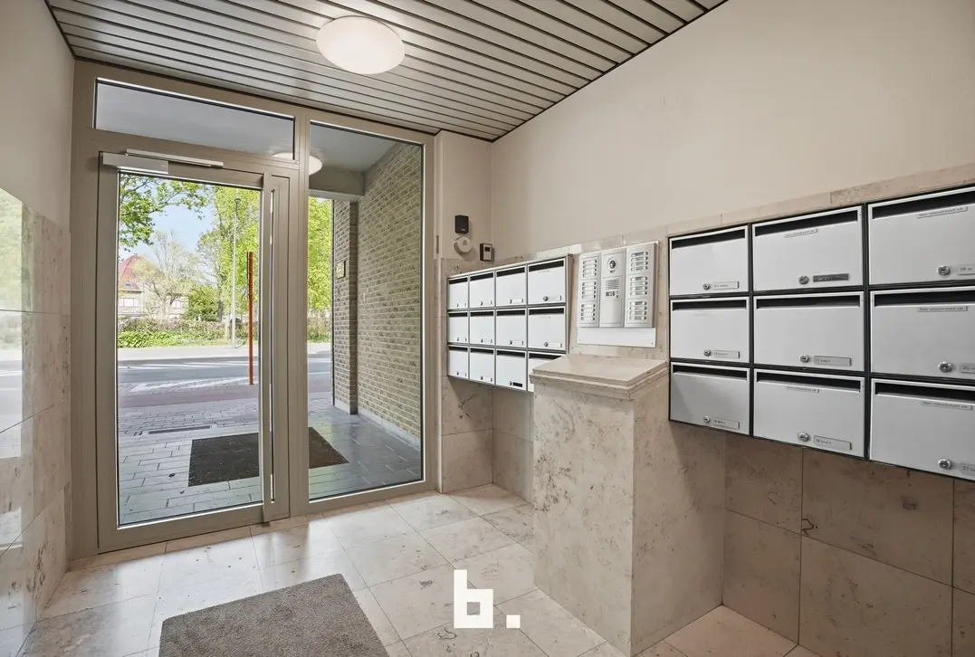 Lichtrijk appartement met twee terrassen en zicht op het Park van de Walle in Roeselare - Roeselare