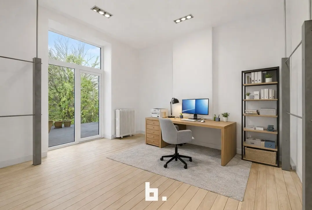 Ruim herenhuis / commercieel pand op toplocatie – veelzijdig en charmant! - Roeselare