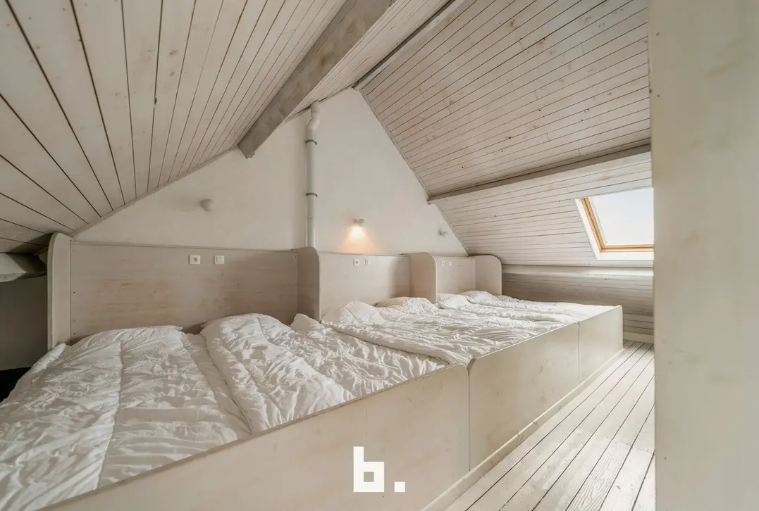 Uniek art deco herenhuis met 5 slaapkamers, 4 badkamers en 2 terrassen - Oostende