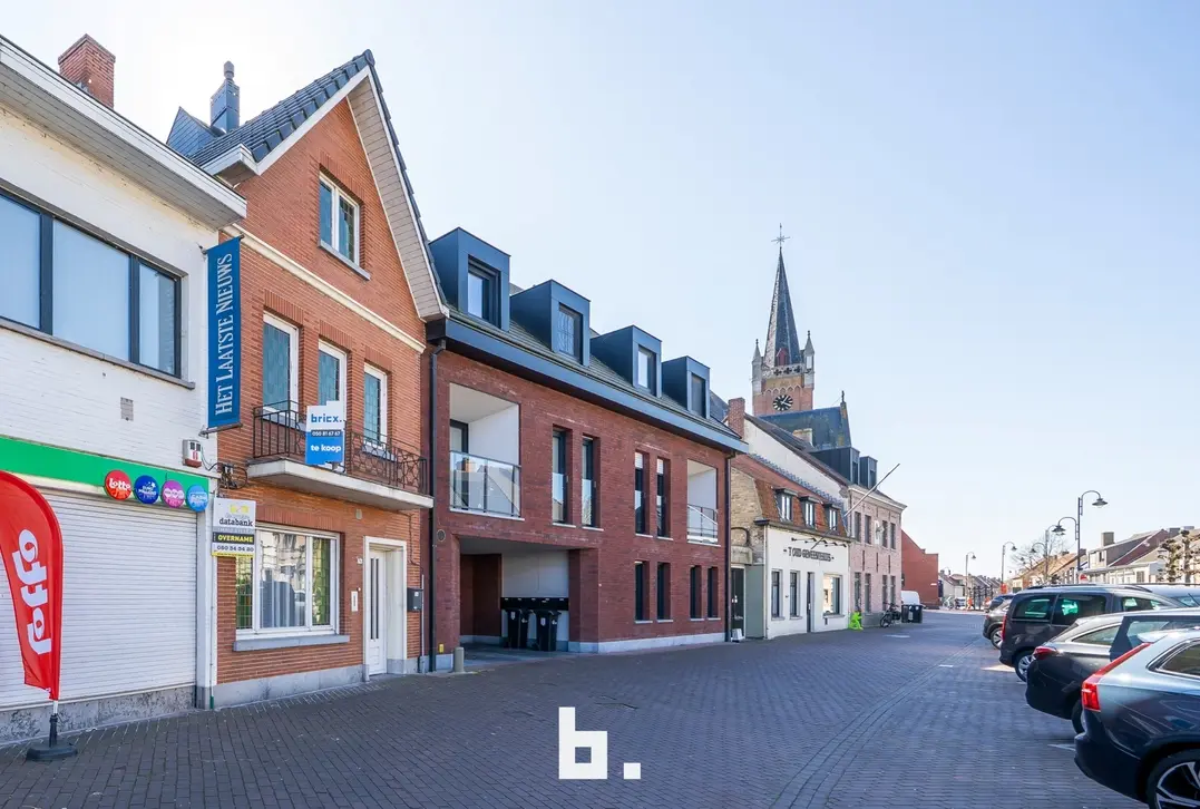  Ruime rijwoning in hartje Sijsele met open zicht - Sijsele