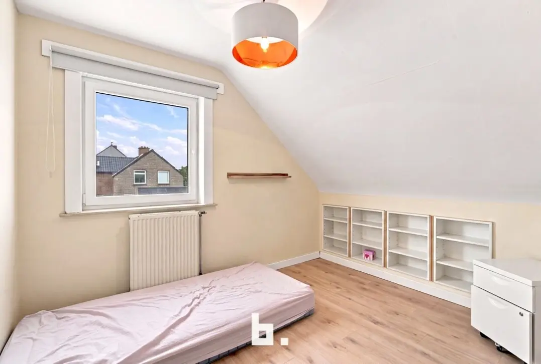 Instapklare open bebouwing met 3 slaapkamers, gezellige tuin en kindvriendelijke ligging - Roeselare