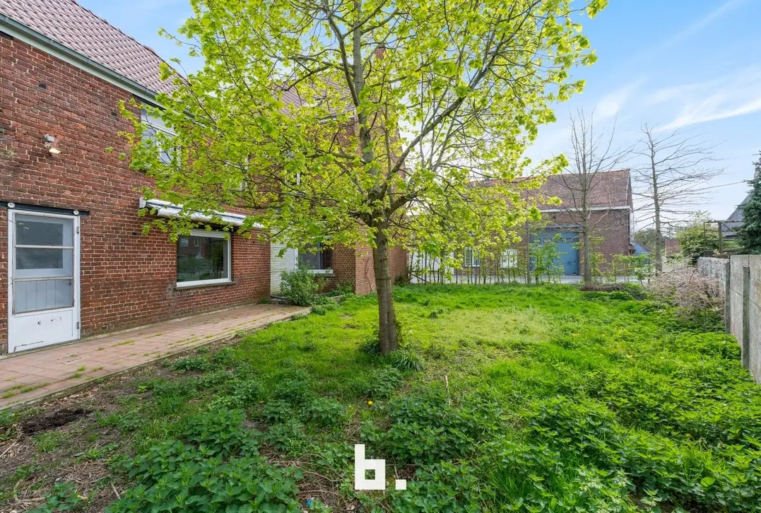 Karaktervolle renovatiewoning met ruime oprit in Kuurne - Kuurne