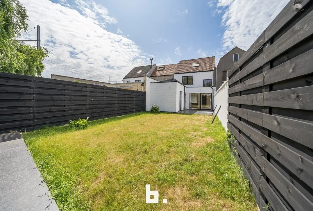 Stijlvol gerenoveerde woning met 4 slpks en een prachtige tuin in hartje Knokke-Heist - Knokke-Heist