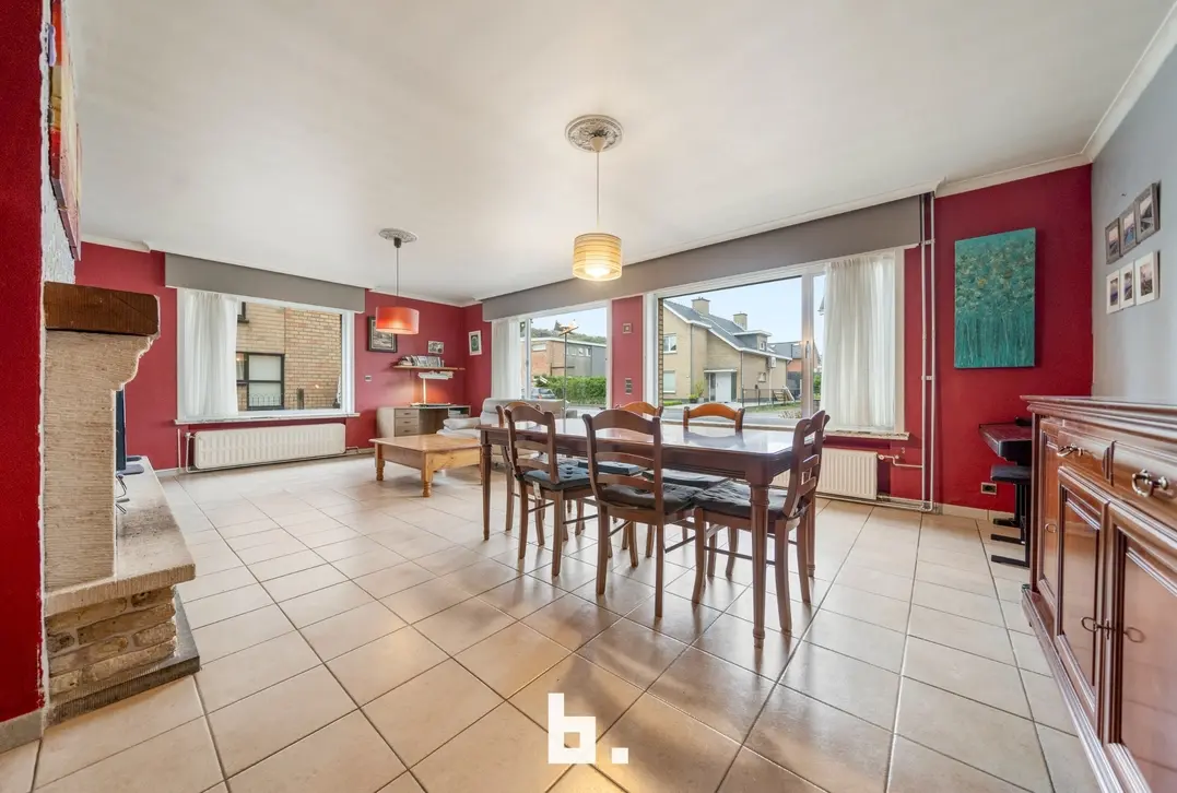Halfopen bebouwing met 3 slaapkamers en garage op zeer gegeerde ligging! - Sint-Andries