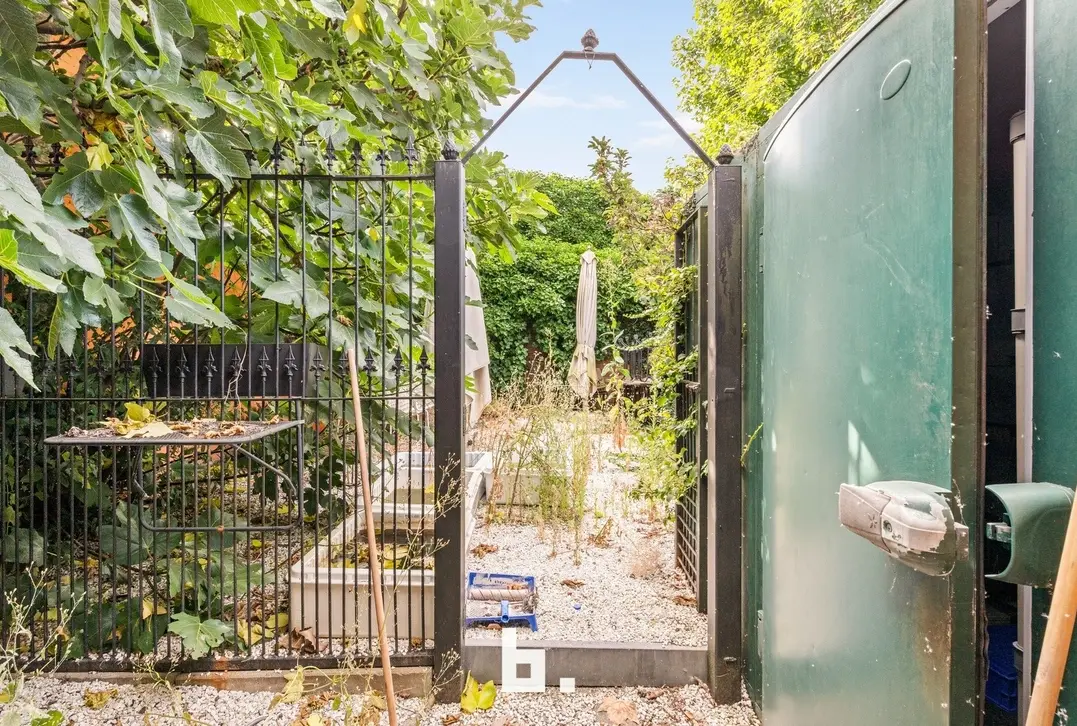 Handelspand met ruime woonst op toplocatie in hartje Roeselare - Roeselare