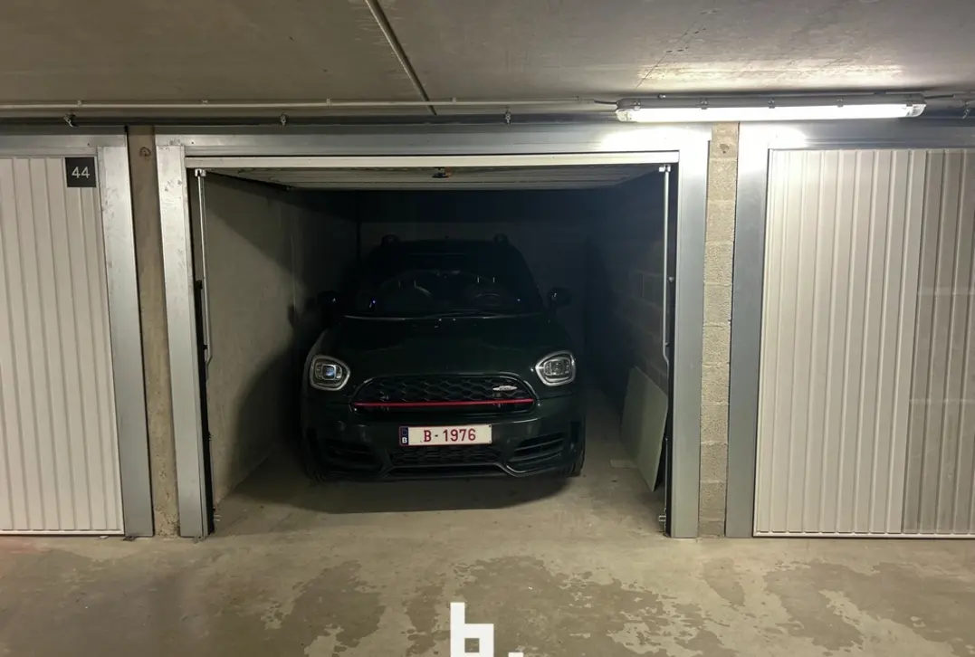 Ondergrondse garagebox nabij Ezelstraat Brugse binnenstad  - Brugge