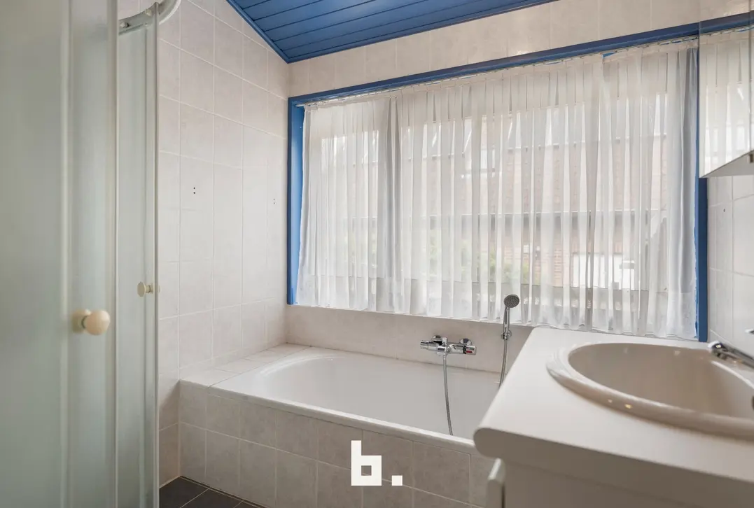 Unieke renovatiewoning in Sint-Eloois-Vijve te koop - Waregem