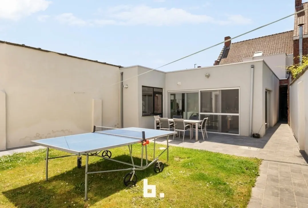 Instapklare én gerenoveerde woning op leuke locatie in Roeselare - Roeselare