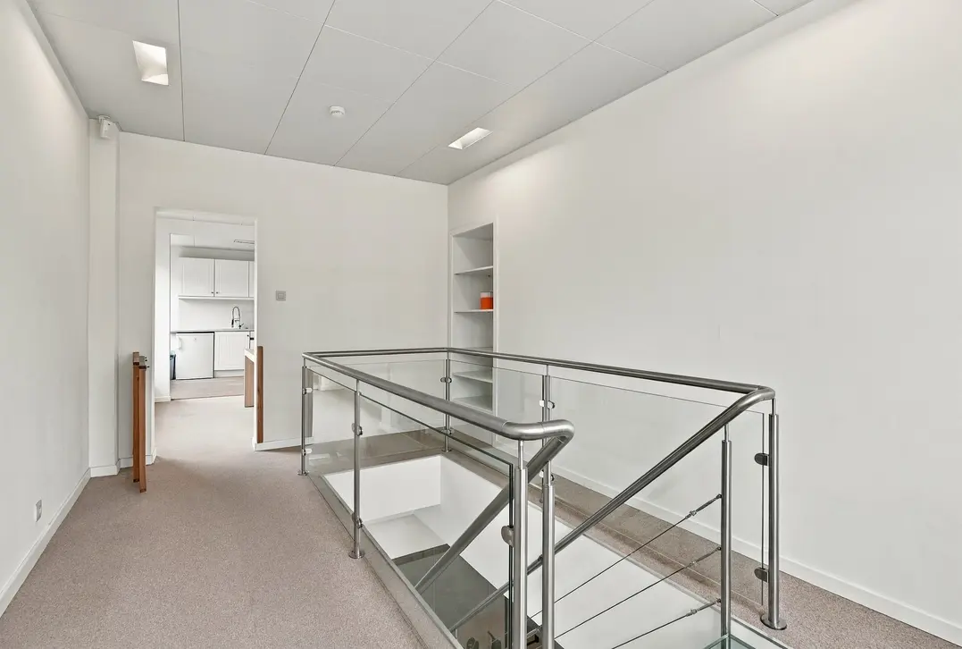 Uniek handelspand op A+++ toplocatie in Nieuwpoort | ruim parkeergelegenheid, garage & appartement - Nieuwpoort