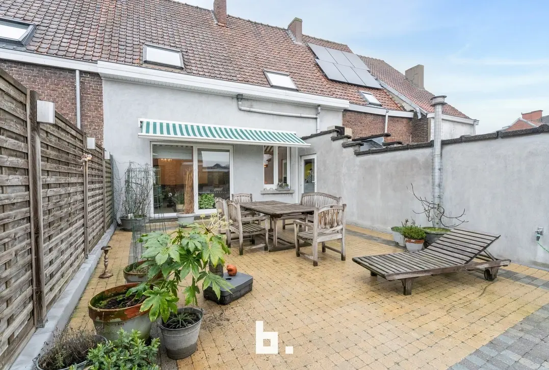 Unieke, polyvalente woning met handelsruimte, dubbele garage en atelier! - Kortrijk