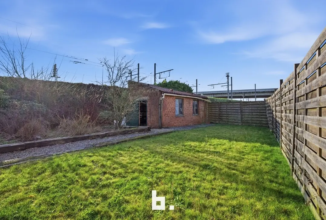 Charmante halfopen woning met tuin en carport in rustige straat-0 Kortrijk-€235.000