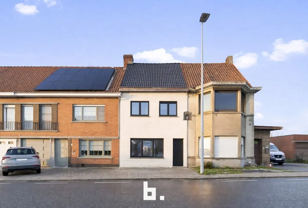 Energiezuinige, volledig gerenoveerde woning met landelijke vergezichten!-Zwevegem-€295.000