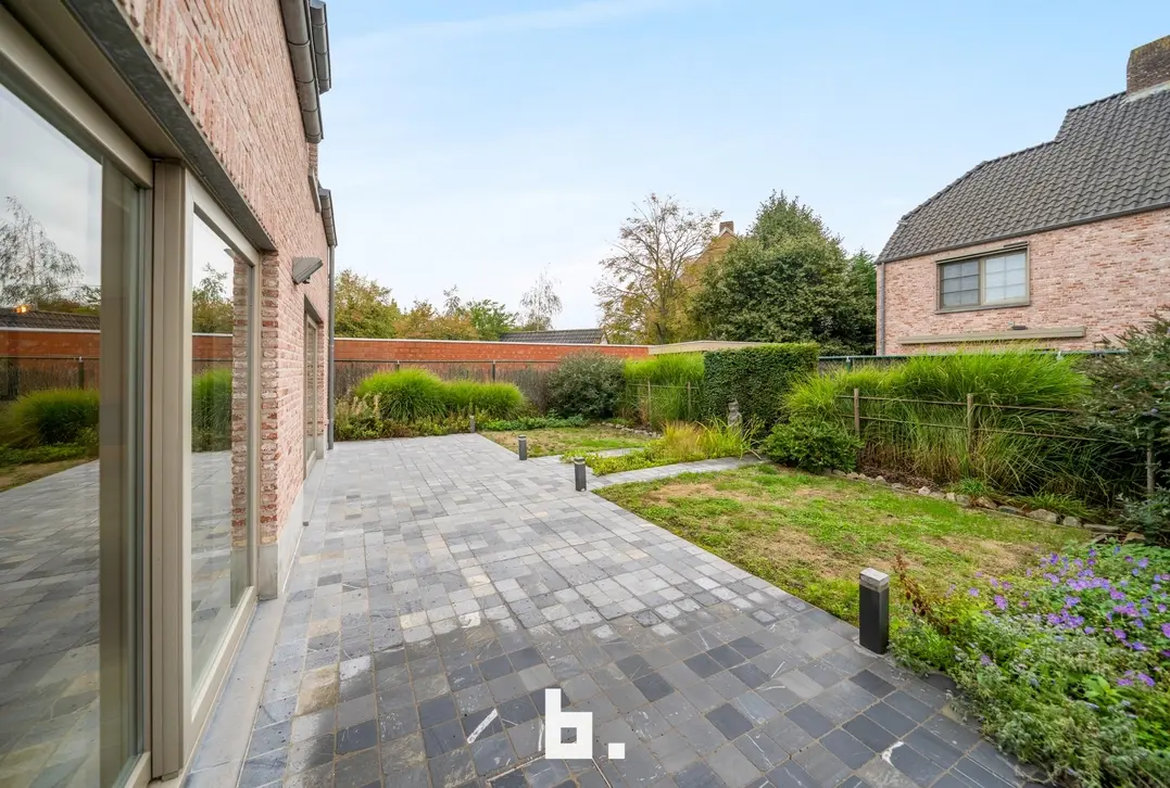 Instapkare halfopen bebouwing met 4 slaapkamers en garage op zeer gegeerde ligging! - Sint-Andries