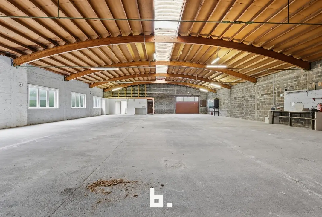 Villa met Loods in Sint-Eloois-Vijve - Waregem