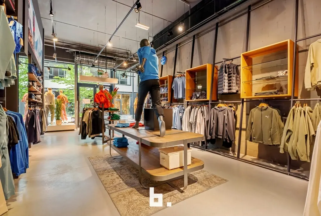 Winkelruimte van 592 m² met een ideale locatie in het hart van Roeselare! - Roeselare