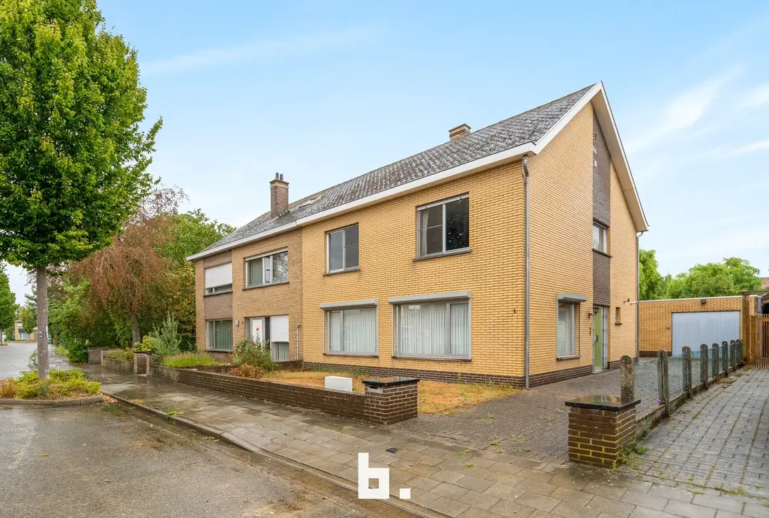 Halfopen bebouwing met 3 slaapkamers en garage op zeer gegeerde ligging! - Sint-Andries