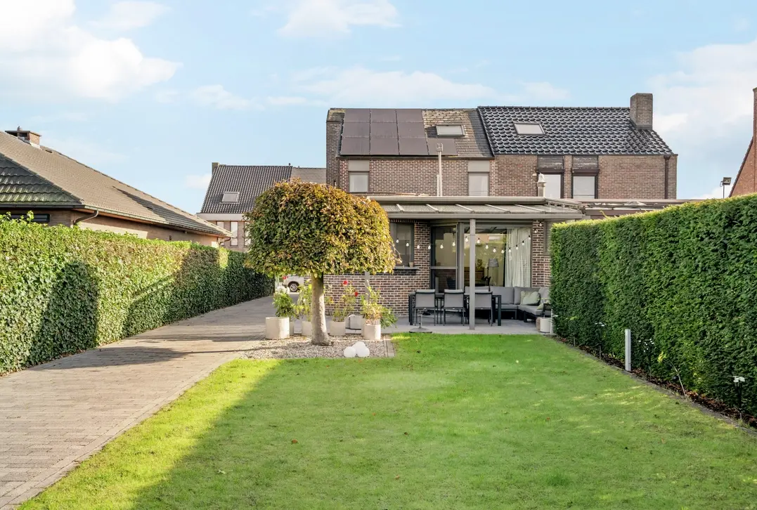 Ruime gezinswoning met zonnige tuin - Zele