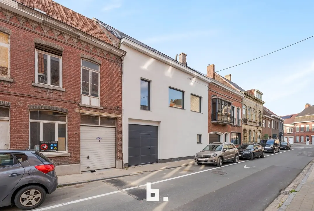 Volledig vernieuwd 2-slaapkamerappartement op centrale ligging - Wevelgem - €180.000