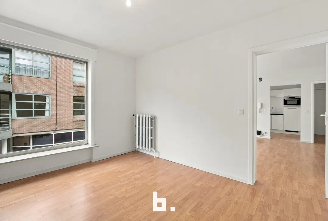 Centraal gelegen 2-slaapkamerappartement met kelderberging in Roeselare - Roeselare