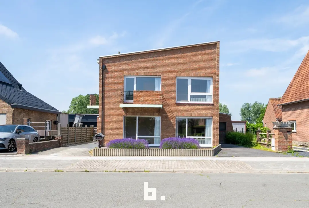 Open bebouwing met veel potentieel op een prachtig groen perceel in Oudenburg - Oudenburg