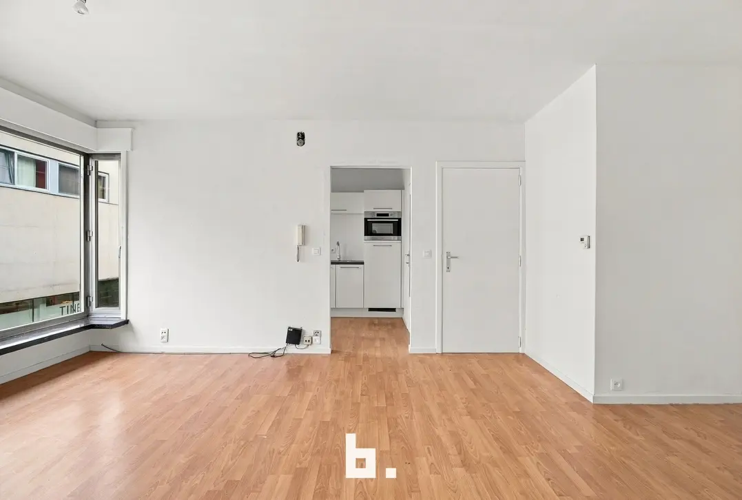 Centraal gelegen 2-slaapkamerappartement met kelderberging in Roeselare - Roeselare