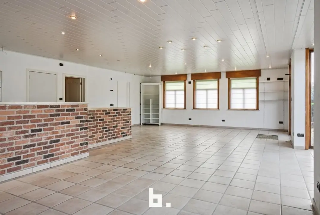 Karaktervolle villa met loods, 36 zonnepanelen en tal van mogelijkheden!  - Tielt