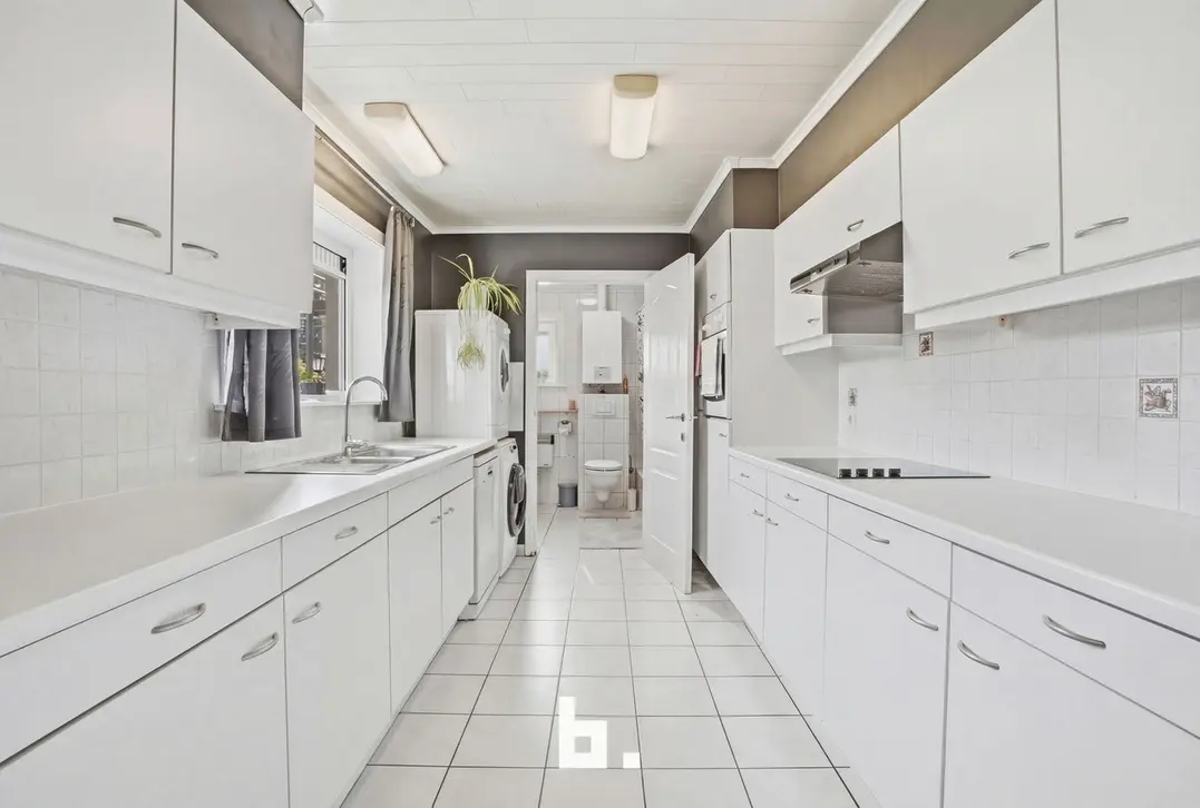 Ruime gezinswoning met tuin nabij het centrum - Roeselare