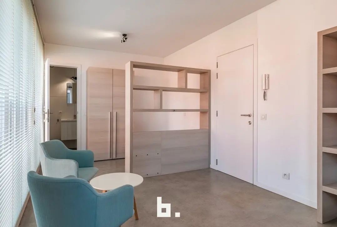 Ruime, bemeubelde studentenkamer met private badkamer op toplocatie in Kortrijk! - Kortrijk