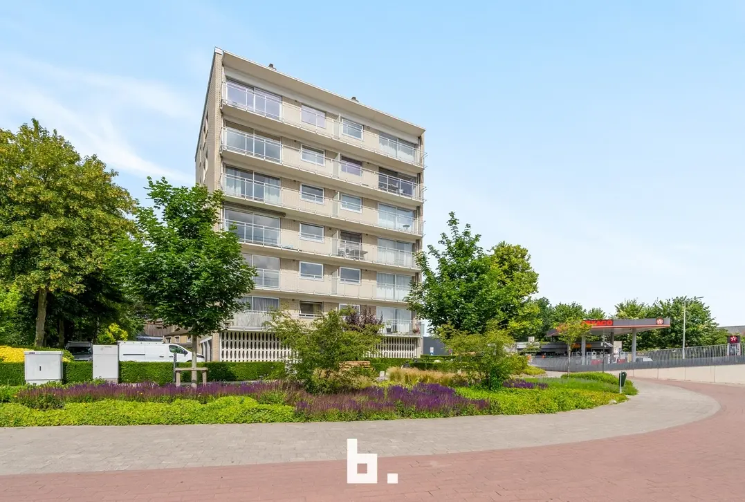 Instapklaar appartement met 3 slaapkamers en garage en kelderberging inbegrepen - Sint-Michiels