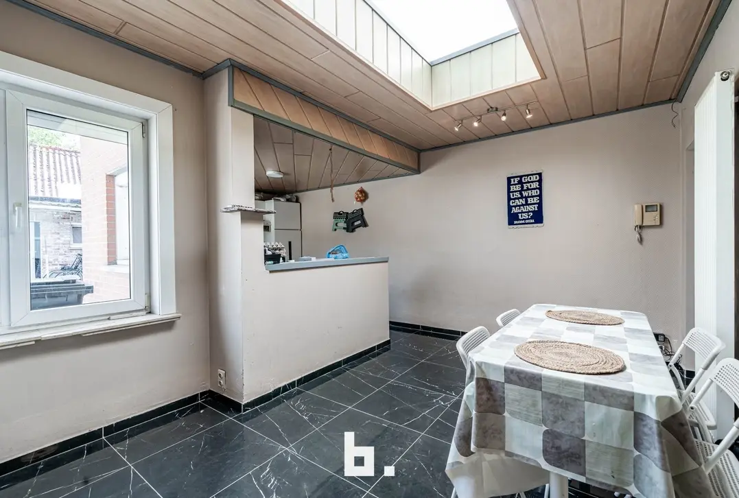 Degelijke woning met 4 slaapkamers in Harelbeke - Harelbeke