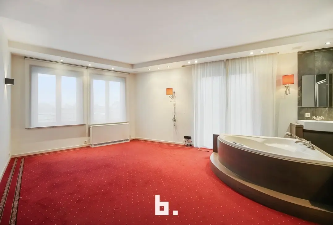 Instapklaar appartement met heel ruim terras op centrale ligging in Roeselare - Roeselare