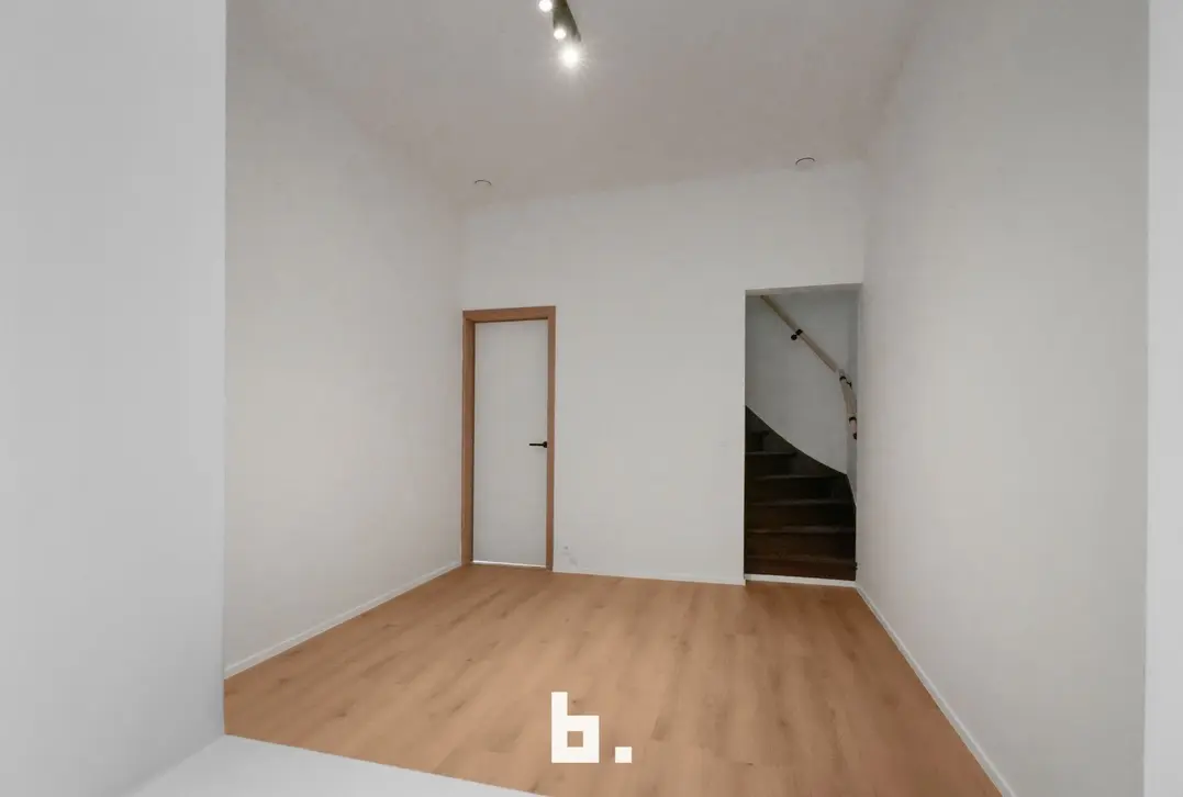 Volledig vernieuwde woning pal in het centrum - Kortrijk
