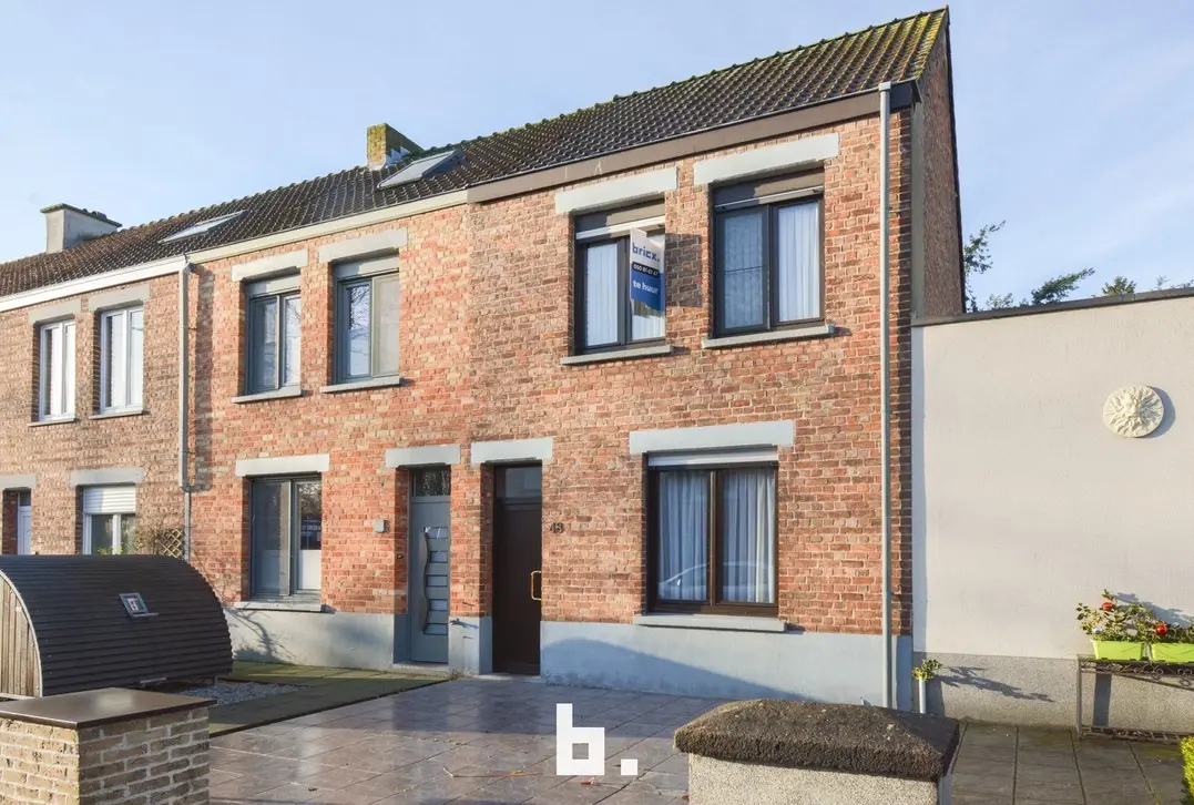 Aangename rijwoning met tuin en 2 slaapkamers in centrum Sint-Andries - Sint-Andries