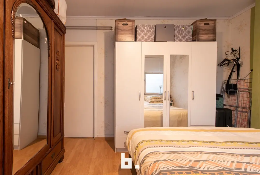 Opbrengsteigendom met drie 1 slaapkamer appartementen te centrum Oostende  - Oostende