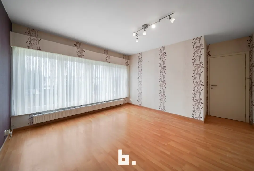 Halfopen woning met garage en tuin in Sint-Andries - Sint-Andries