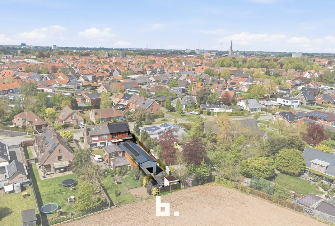 Ruime en veelzijdige woning met atelier op topligging in Izegem - Izegem