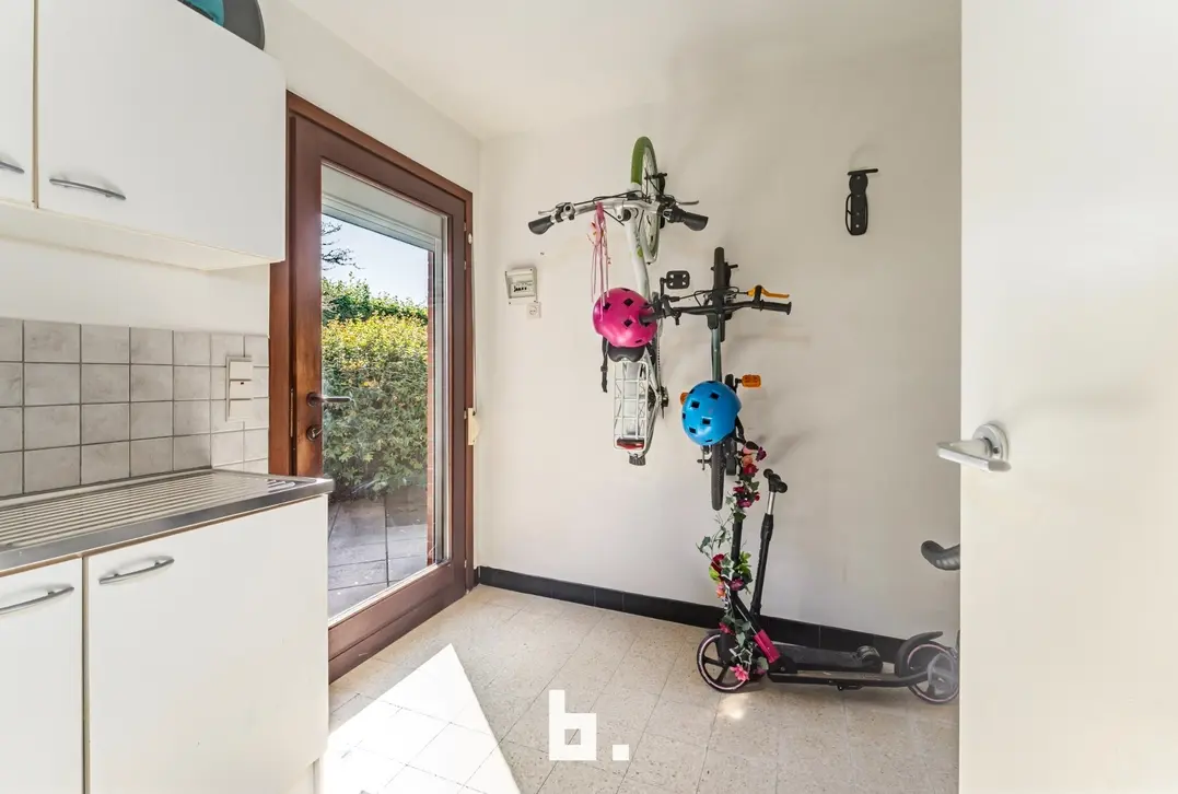RIJWONING MET ZEER RUIME TUIN TE KOOP – HARELBEKE-STASEGEM - Harelbeke
