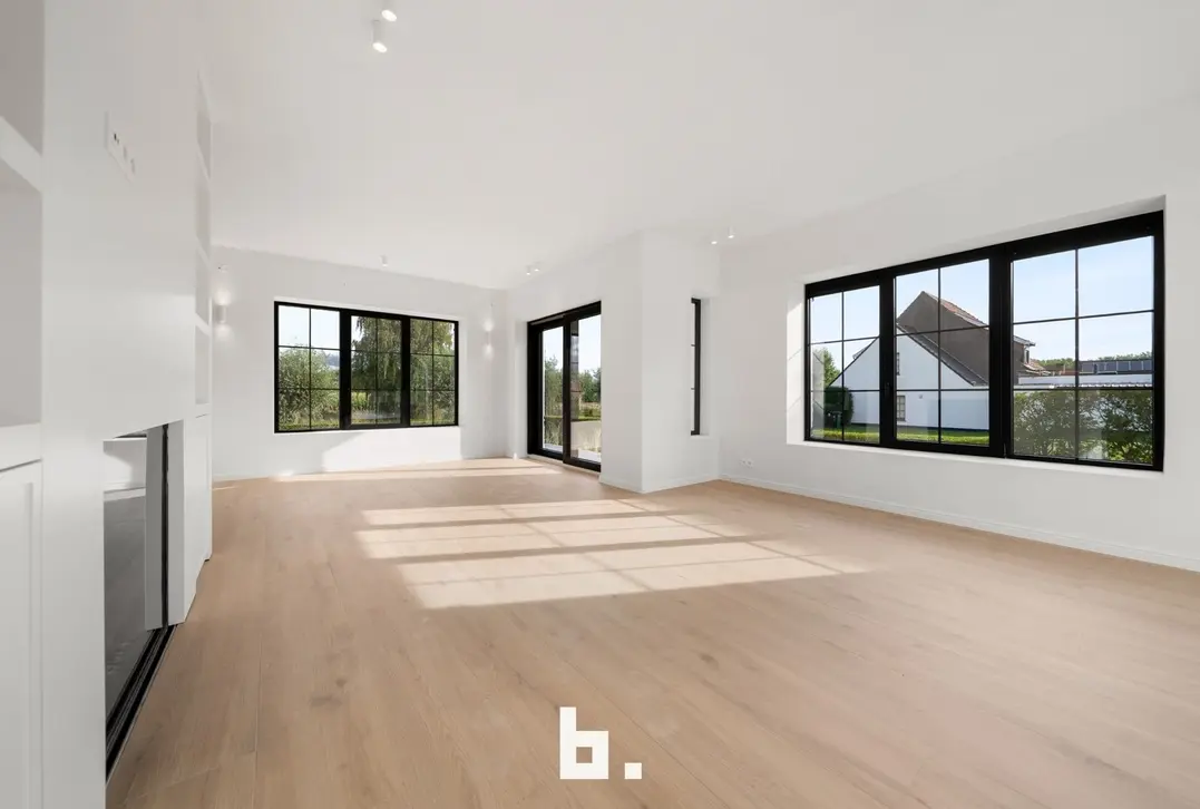 Een karaktervolle villa in uitgesproken cottagestijl, waar authentieke architectuur en hedendaags wooncomfort harmonieus samenkomen.  - Damme