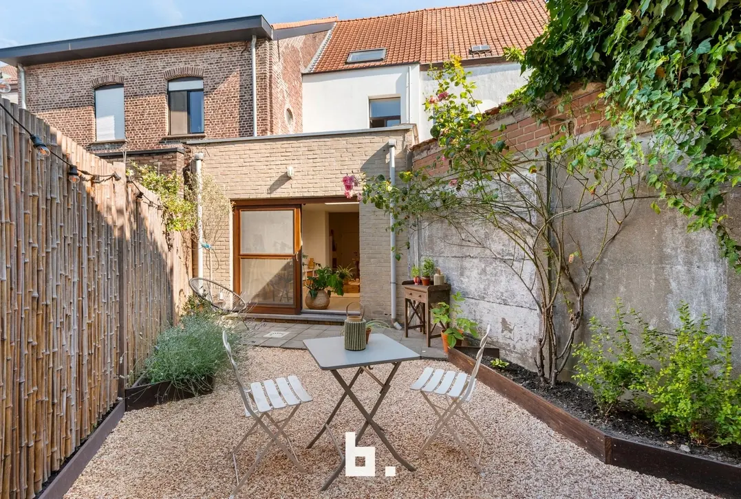 Volledig gerenoveerde woning te Kortrijk! - Kortrijk - €275.000