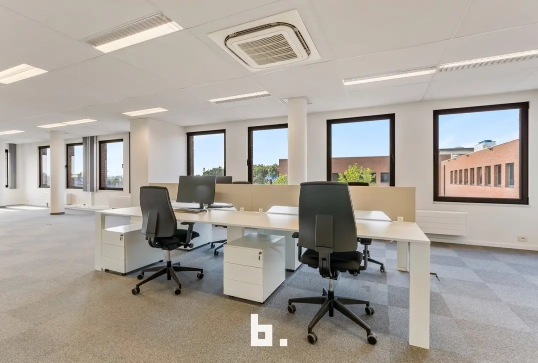Ruim kantoor op centrale locatie - Roeselare